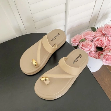 Dép sandal nữ tăng 1 size - Đế dày chống trượt, thoải mái, thời trang đi biển 4 Dép sandal nữ tăng 1 size - Đế dày chống trượt, thoải mái, thời trang đi biển 4