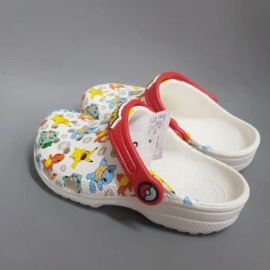 Dép Sục Crocs Pokemon - Nhựa Không Mùi, Trơn Trượt, Đi Êm Chân, Giá 262.500₫ 5 Dép Sục Crocs Pokemon - Nhựa Không Mùi, Trơn Trượt, Đi Êm Chân, Giá 262.500₫ 5