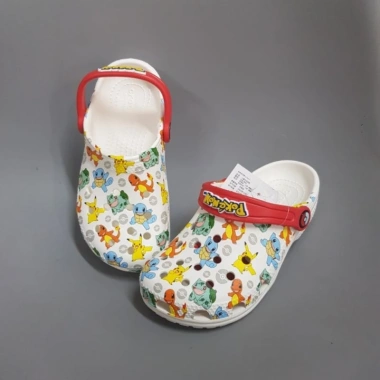 Dép Sục Crocs Pokemon - Nhựa Không Mùi, Trơn Trượt, Đi Êm Chân, Giá 262.500₫ 6 Dép Sục Crocs Pokemon - Nhựa Không Mùi, Trơn Trượt, Đi Êm Chân, Giá 262.500₫ 6
