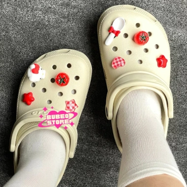Dép Sục Đế Thấp Charm Nơ Kitty Mạ Bạc - Giá Ưu Đãi 269.999₫, Siêu Nhẹ & Bám Chắc