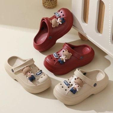 Dép sục nữ độn đế 5cm đỏ đô 2.025 charm Bear 3D SAKI - Giá ưu đãi 149k 2