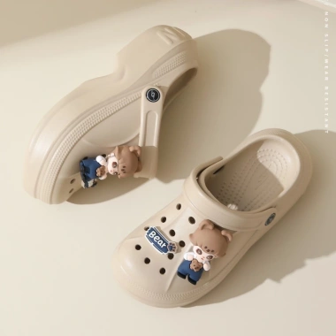 Dép sục nữ độn đế 5cm đỏ đô 2.025 charm Bear 3D SAKI - Giá ưu đãi 149k 4