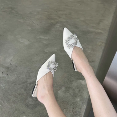 Dép Sục Nữ Gắn Tang Đá Khóa Vuông Sang Chảnh - Giá ưu đãi 62,000₫ 3