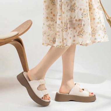 Dép thời trang nữ quai ngang bèo nhún đế 4cm - Xinh xỉu đi học chơi làm, giảm 18%