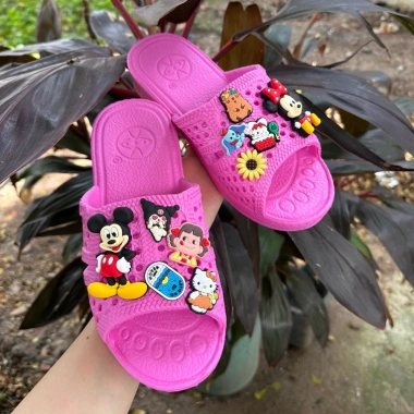Dép tổ ong màu hồng gắn chuột Mickey lớn + 8 sticker nhỏ, siêu nhẹ VAC du lịch biển chỉ 120k