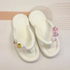 Dép tông đi biển đế bệt 3 charm mỗi bên - Nhiều màu, giá chỉ 29.000đ 9