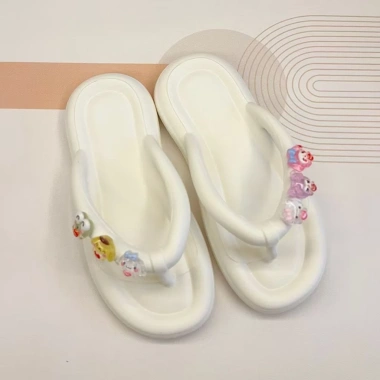 Dép tông đi biển đế bệt 3 charm mỗi bên - Nhiều màu, giá chỉ 29.000đ