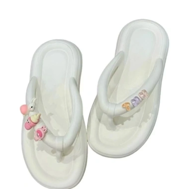 Dep tông đi biển đế bệt đa màu, charm ngẫu nhiên - Giá chỉ 30.000 VND