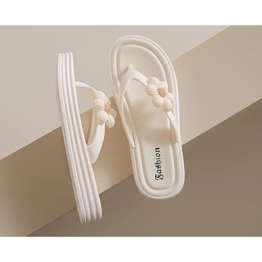 Dép tông đi biển nữ xỏ ngón đính hoa cúc, đế cao 3cm chống trơn trượt, chỉ 82.999₫ 9 Dép tông đi biển nữ xỏ ngón đính hoa cúc, đế cao 3cm chống trơn trượt, chỉ 82.999₫ 9