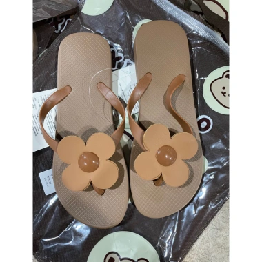 Dép tông nữ đính hoa kute - Đế kẹp chống trơn trượt, giá ưu đãi 180.000đ