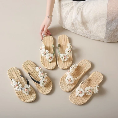 Dép tông nữ giả còi charm hoa cực xinh, dễ phối đồ, thời trang đi biển, giảm giá 69k