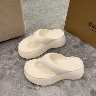 Dép tông nữ xỏ ngón tăng chiều cao 4cm - Thoải mái đi biển, du lịch, chỉ 80.000₫