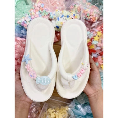 Dép Tông Xỏ Ngón Đi Biển Đính Tên Charm - Giá 20.999, Giao Nhanh HCM 9