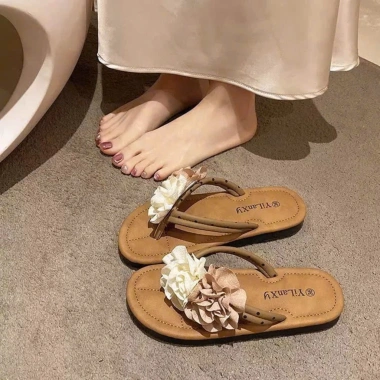 Dép Xỏ Ngón Đế Phẳng Hình Hoa Nữ Size 36-41 - Siêu nhẹ, thoải mái, giá 49k chỉ tại Slipper Store