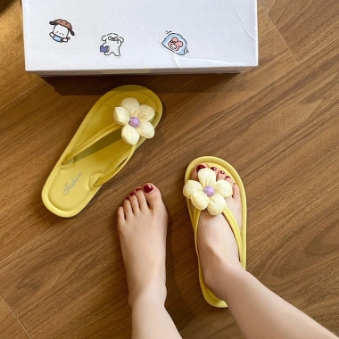 Dép Xỏ Ngón Đính Hoa Thanh Lịch Đế Bằng Chống Trượt Dễ Phối Đồ Nữ 3 Màu 5 Dép Xỏ Ngón Đính Hoa Thanh Lịch Đế Bằng Chống Trượt Dễ Phối Đồ Nữ 3 Màu 5