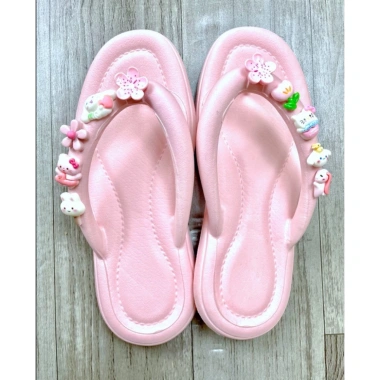 Dép xỏ ngón Eva charm cute ngẫu nhiên, mềm êm, đàn hồi, đi chơi biển - 59.000đ