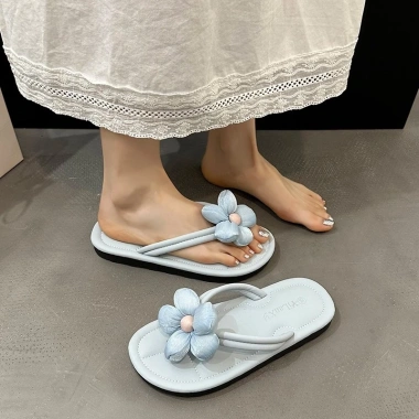 Dép xỏ ngón hoa mùa hè nữ - thoải mái đi biển ngoài trời, giá chỉ 57.000₫ 7 Dép xỏ ngón hoa mùa hè nữ - thoải mái đi biển ngoài trời, giá chỉ 57.000₫ 7