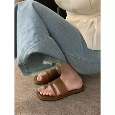 Dép xỏ ngón nữ đế bệt Hàn Quốc, sandal hottrend 2.024 - Đi biển, đi chơi sang chảnh 45.000₫ 7