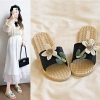 Dép xỏ ngón nữ DN64 đế bệt, chống thấm nước, không trơn trượt, vân cói đính hoa - 79k 5