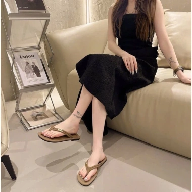 Dép Xỏ Ngón Nữ Phong Cách Đi Chơi Du Lịch: Giá 55.000, Siêu Nhẹ Thoải Mái