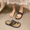 Dép xỏ ngón nữ thời trang đan charm hạt 2 màu trắng kem-đen, đi biển đi chơi, 35.000 VND 3