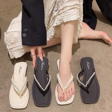 Dép xỏ ngón nữ thời trang đan charm hạt 2 màu trắng kem-đen, đi biển đi chơi, 35.000 VND 7