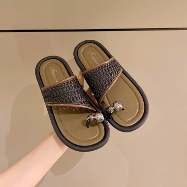 Dép xỏ ngón nữ thời trang đan charm hạt 2 màu trắng kem-đen, đi biển đi chơi, 35.000 VND 10