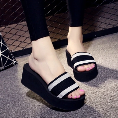 Dép Xốp Nữ Mùa Hè Flip-Flops Cao Gót Đế Dày Hàn Quốc - Giá 146.527 VND