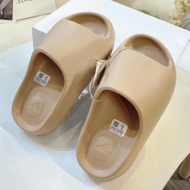 Dép YZ Slide 3 Màu Basic Vân Nhám Đế Cao Cấp Full Nam & Nữ Giá 119.000₫ Giảm 34% 5