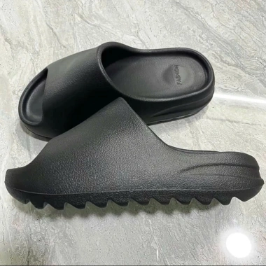 Dép YZ Slide bản vân nhám nam nữ, trẻ em - Yeezy bánh mì đa màu, cao cấp, giảm còn 48.999₫