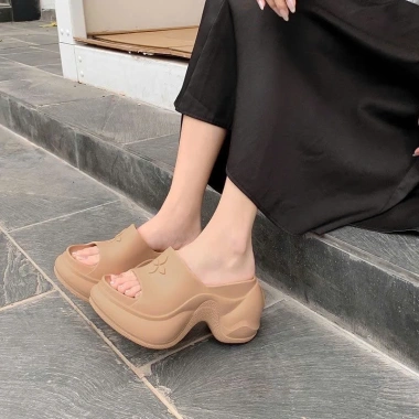 Dépp nữ cao gót ND đúc nguyên khối - Đế 9cm sang trọng, thoải mái, giá chỉ 95.400₫