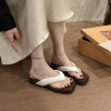 Dépp PU Square Head Clip Toe Vintage Casual Low Heel Bãi biển Mùa hè SS24 - Đế phẳng, thoải mái, giá 169k 8