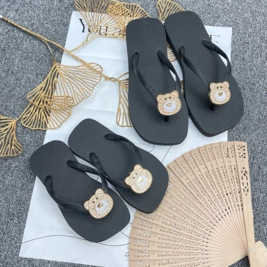 Dépp Tông Lào Gấu Đính Đá - Xỏ Ngón Đẹp, Du Lịch Mưa Ngoài Trời - 48,999₫ 3 Dépp Tông Lào Gấu Đính Đá - Xỏ Ngón Đẹp, Du Lịch Mưa Ngoài Trời - 48,999₫ 3