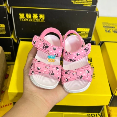 Dépp xốp bé gái siêu nhẹ 3 màu size 6 tháng‑5 tuổi, đi biển du lịch 75.000₫ 9 Dépp xốp bé gái siêu nhẹ 3 màu size 6 tháng‑5 tuổi, đi biển du lịch 75.000₫ 9