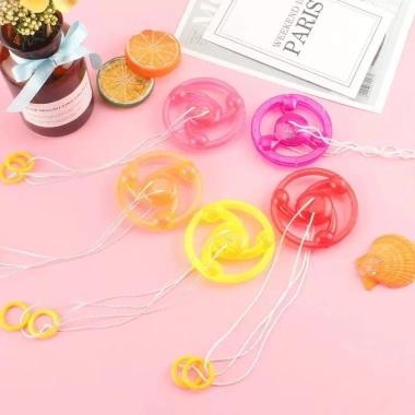 Đồ chơi bánh đà trẻ em tay cầm phát sáng - Mới, giá ưu đãi 1.000 đồng