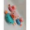 Đồ chơi Heo bơi, ván trượt bế – Vui tắm bồn cho bé, an toàn, chỉ 9.000đ 5