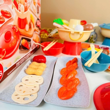 Đồ chơi nấu ăn MIKABI - Bộ nồi lẩu 90 món, đầy phụ kiện, an toàn, giá 239k