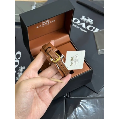 Đồng hồ Coach mặt vuông dây da xuất dư full box giá 390.000 VND giảm tới 20 6 Đồng hồ Coach mặt vuông dây da xuất dư full box giá 390.000 VND giảm tới 20 6