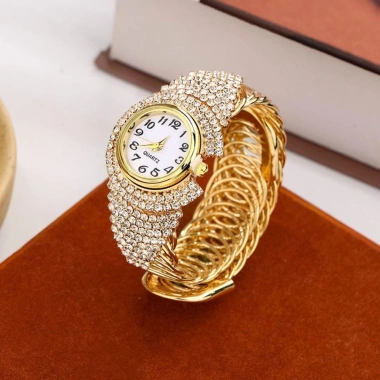 Đồng hồ đeo tay CHLOCH nữ thạch anh tròn vàng, trái tim hợp kim đính đá sang trọng, giảm giá 23% còn 67.100₫ 4
