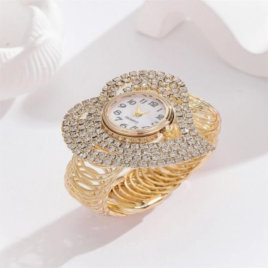 Đồng hồ đeo tay CHLOCH nữ thạch anh tròn vàng, trái tim hợp kim đính đá sang trọng, giảm giá 23% còn 67.100₫ 6