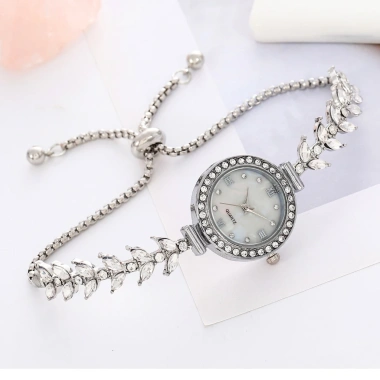 Đồng hồ đeo tay kim cương sang trọng nữ – Giá ưu đãi 67.760₫, nhẹ nhàng tinh tế