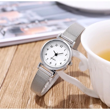 Đồng Hồ Đeo Tay Nữ Quartz Dây Kim Loại Siêu Hot DH03 Giá 10.000 VND Khuyến Mãi