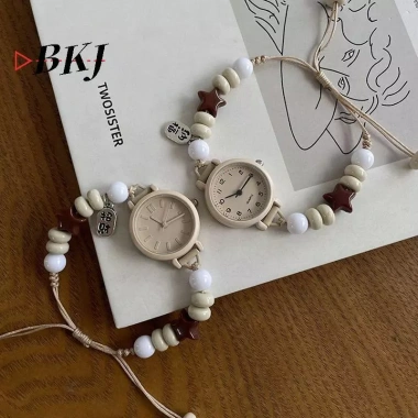 Đồng hồ đeo tay nữ thiết kế dệt dân tộc cổ điển, thạch anh đính cườm dễ thương – chỉ 55.330₫ 3 Đồng hồ đeo tay nữ thiết kế dệt dân tộc cổ điển, thạch anh đính cườm dễ thương – chỉ 55.330₫ 3