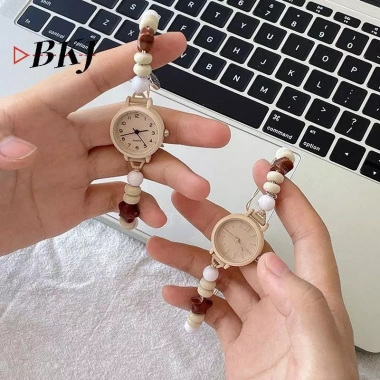 Đồng hồ đeo tay nữ thiết kế dệt dân tộc cổ điển, thạch anh đính cườm dễ thương – chỉ 55.330₫ 5 Đồng hồ đeo tay nữ thiết kế dệt dân tộc cổ điển, thạch anh đính cườm dễ thương – chỉ 55.330₫ 5