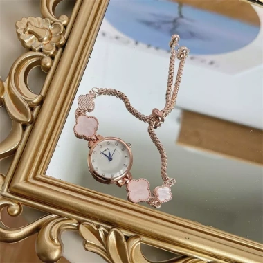 Đồng hồ mặt ngọc dây rút bốn lá nữ – Thiết kế nhỏ tinh tế, thời trang, giảm còn 155.000₫