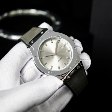 Đồng hồ nam HT máy pin 42mm viền bóng đính đá - thời trang sang trọng, bảo hành 12 tháng, giá ưu đãi 200.000