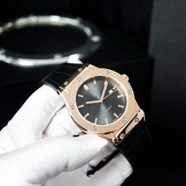 Đồng hồ nam HT máy pin 42mm viền bóng đính đá - thời trang sang trọng, bảo hành 12 tháng, giá ưu đãi 200.000