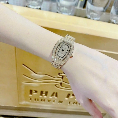Đồng hồ Nữ DAVENA dây thép xịn đính đá sáng 999 - Giá chỉ 150.000 VND giảm mạnh