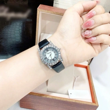 Đồng hồ nữ Dimini dây da đẹp mềm êm nhẹ, đá full viền cực xinh - Giá chỉ 109k 10