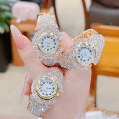Đồng Hồ Nữ Đính Đá Full Bắt Sáng Kiểu Lắc C Sang Trọng, Tinh Tế - Giảm Giá